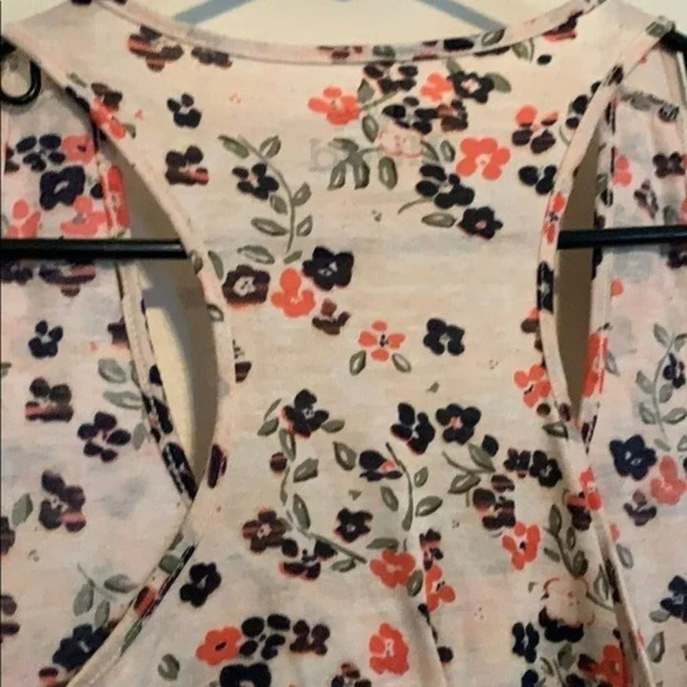 Floral Ruffle Tank - Picture 2 of 3